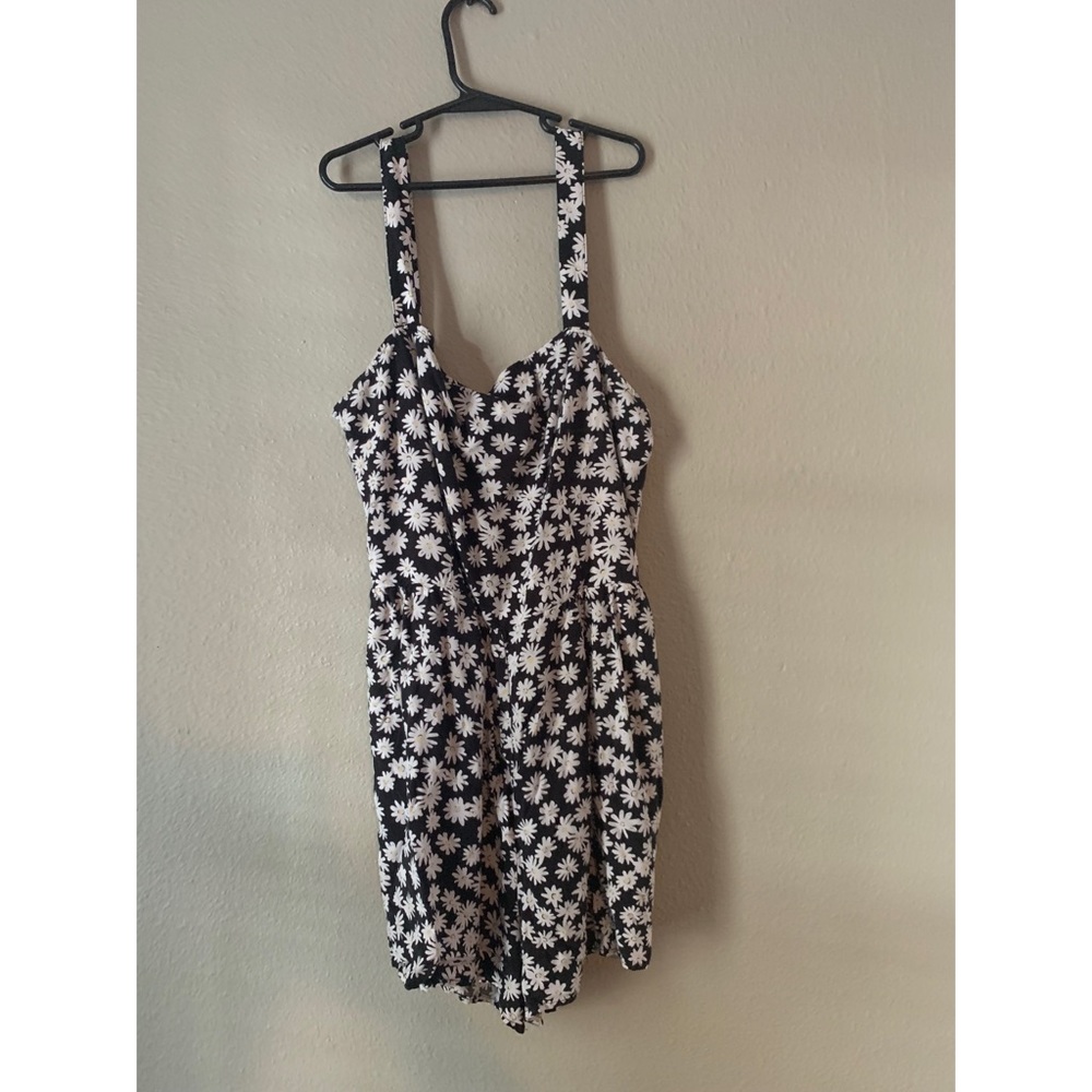 Garage / Romper